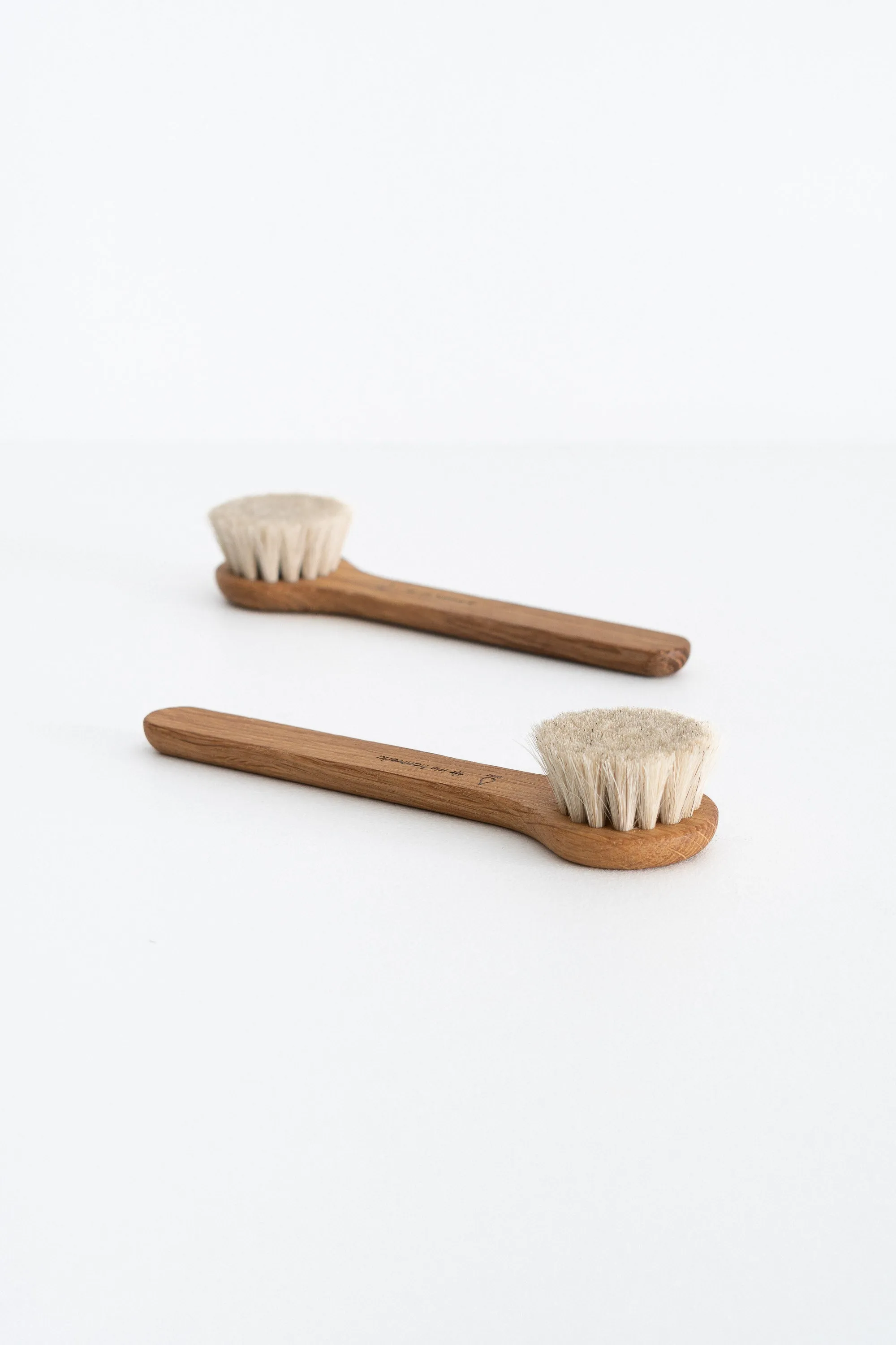 FACE BRUSH